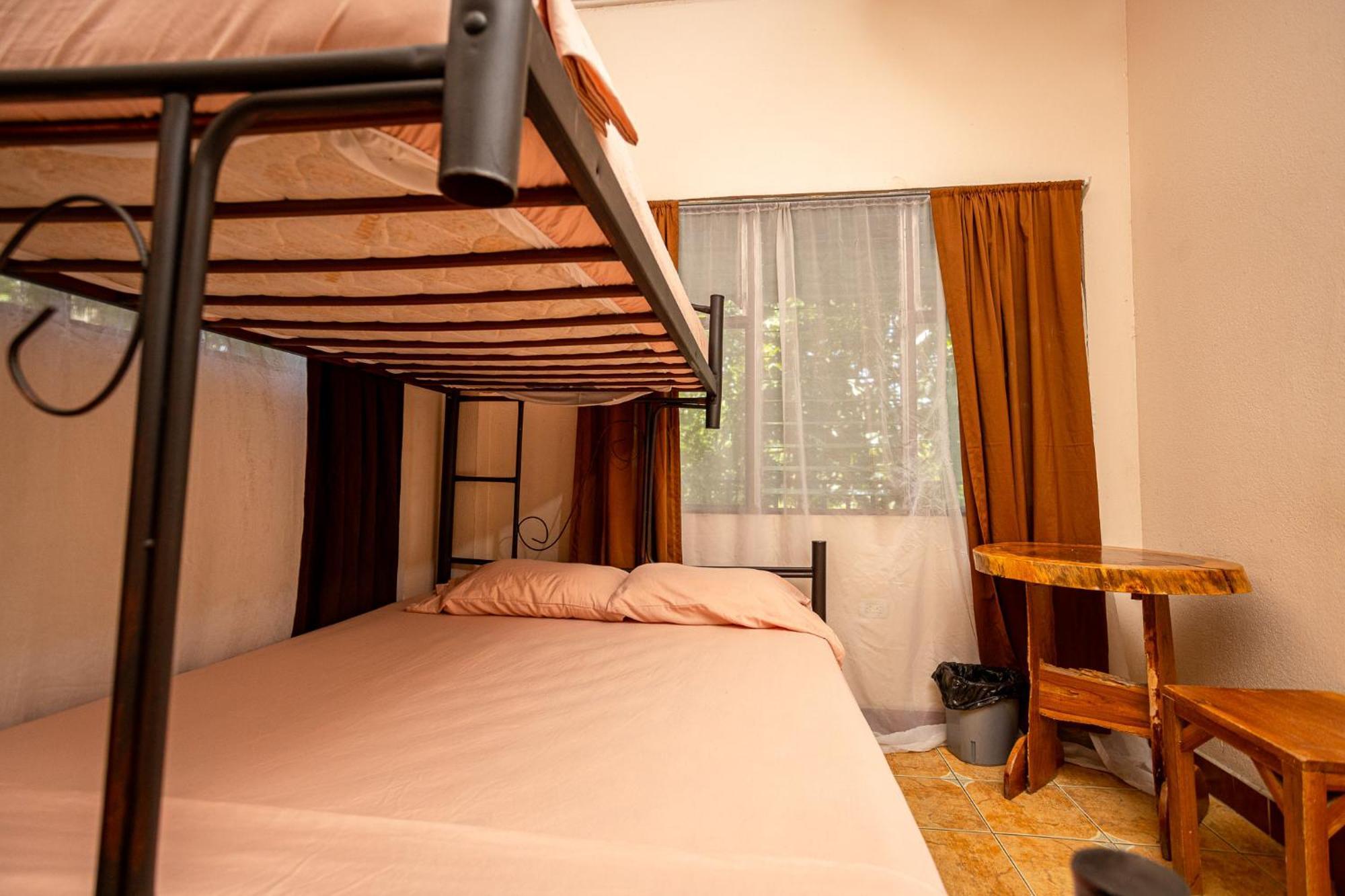 Manuel Antonio Hostel Kültér fotó