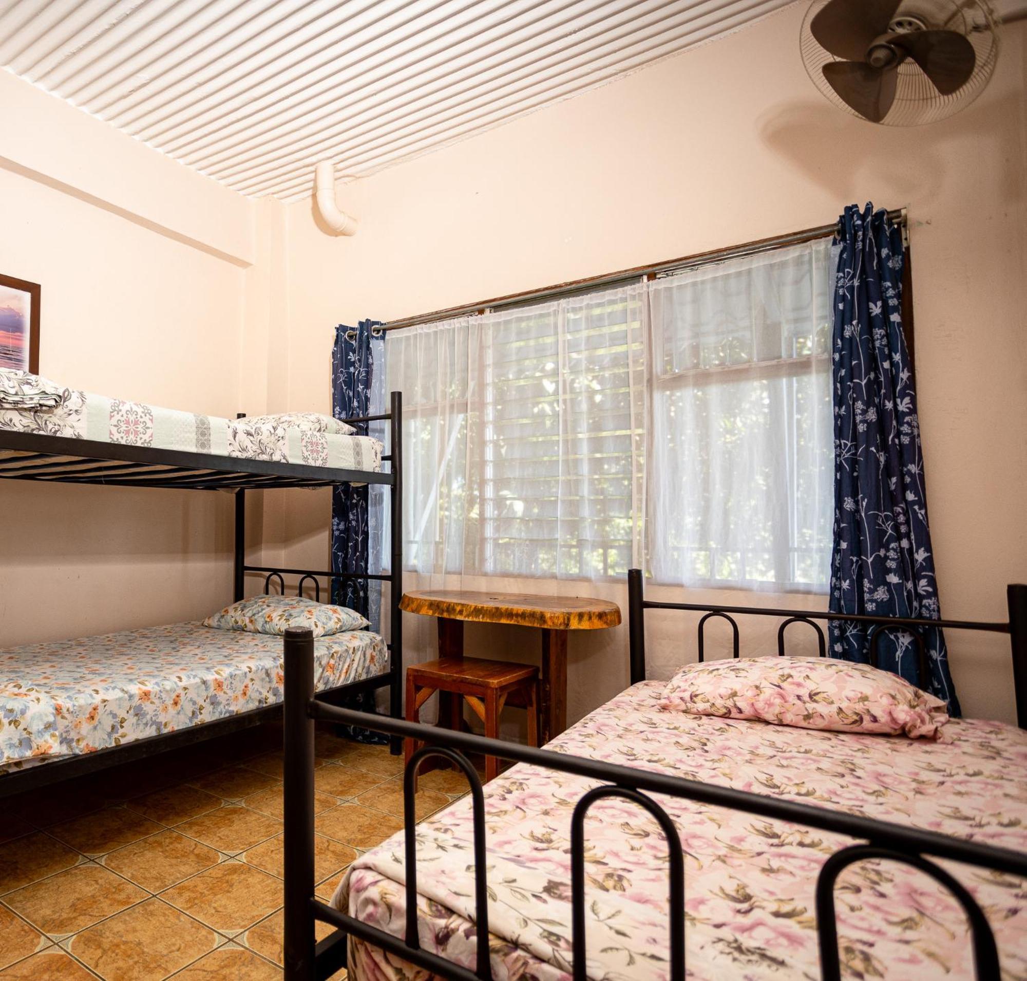 Manuel Antonio Hostel Kültér fotó