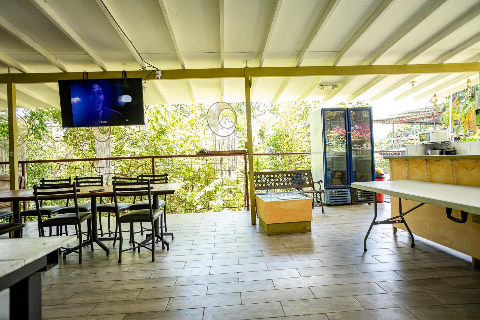 Manuel Antonio Hostel Kültér fotó